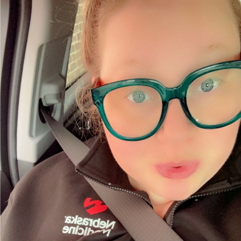 Meet your Posher, Courtney
